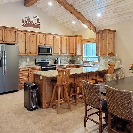 Outdoor Adventure Hub About 20 Miles To Yellowstone! Island Park Exterior foto